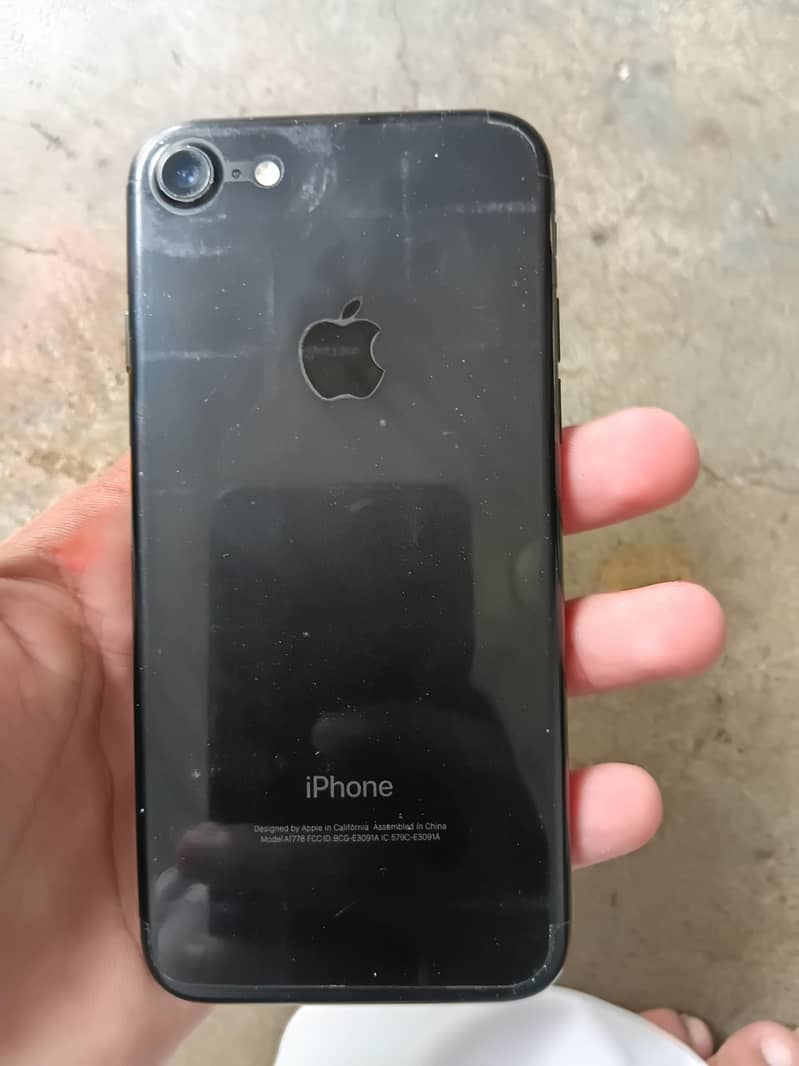 Apple iPhone 7 3