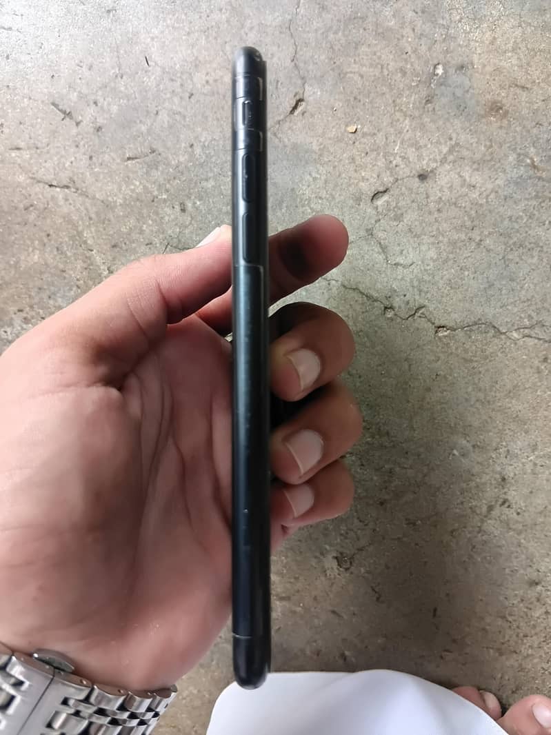 Apple iPhone 7 4