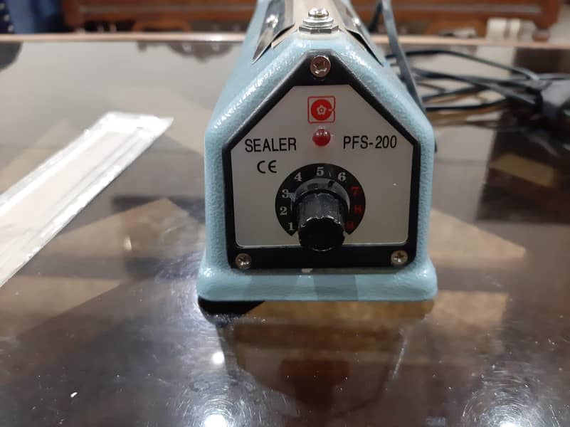 PLASTIC SEALER 3