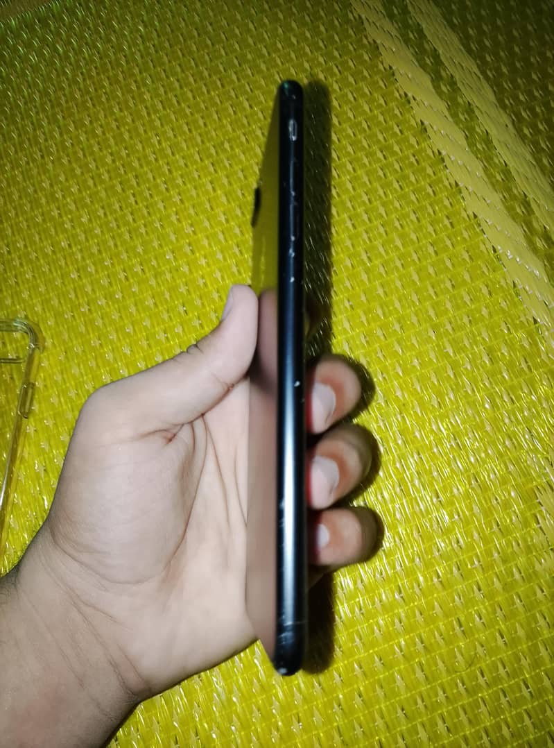 Apple iPhone 7 Plus 2