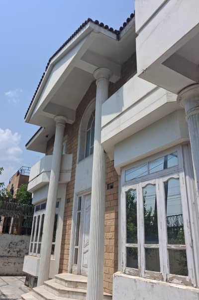 600 Yards House Is Available For Sale In Sector I-8/2 Islamabad