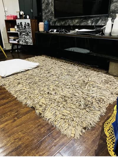 PREMIUM IMPORTED TURKISH RUG LIKE NEW