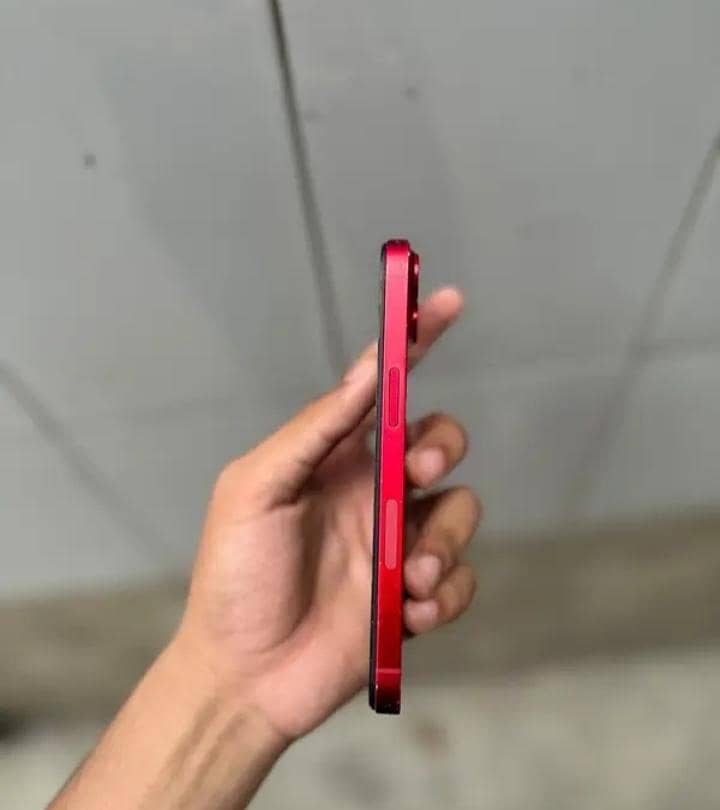 Apple iPhone 13 1