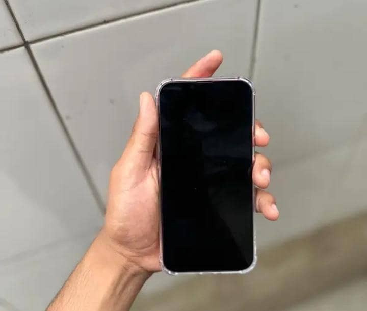 Apple iPhone 13 2