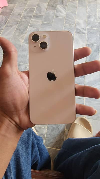 Apple iPhone 13