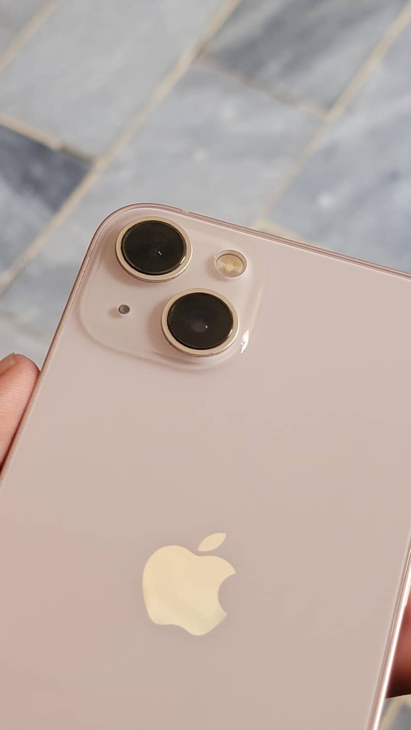 Apple iPhone 13 4