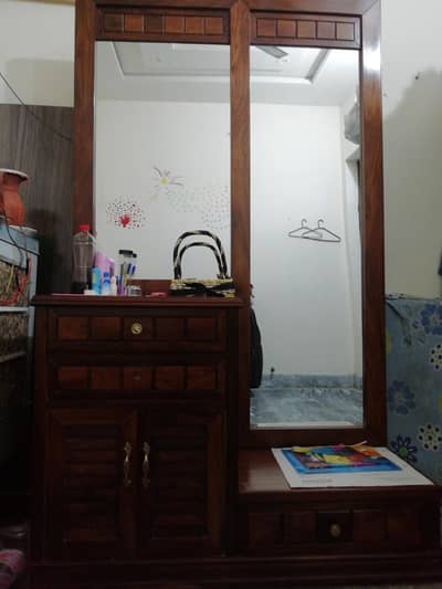 dressing table