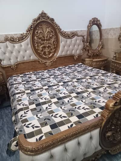 Wooden Bedroom Set For Sale  – Excellent Condition