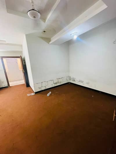 Flat available for rent