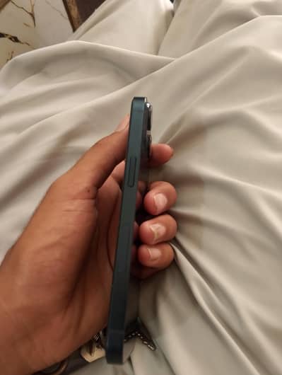 Apple iPhone 14