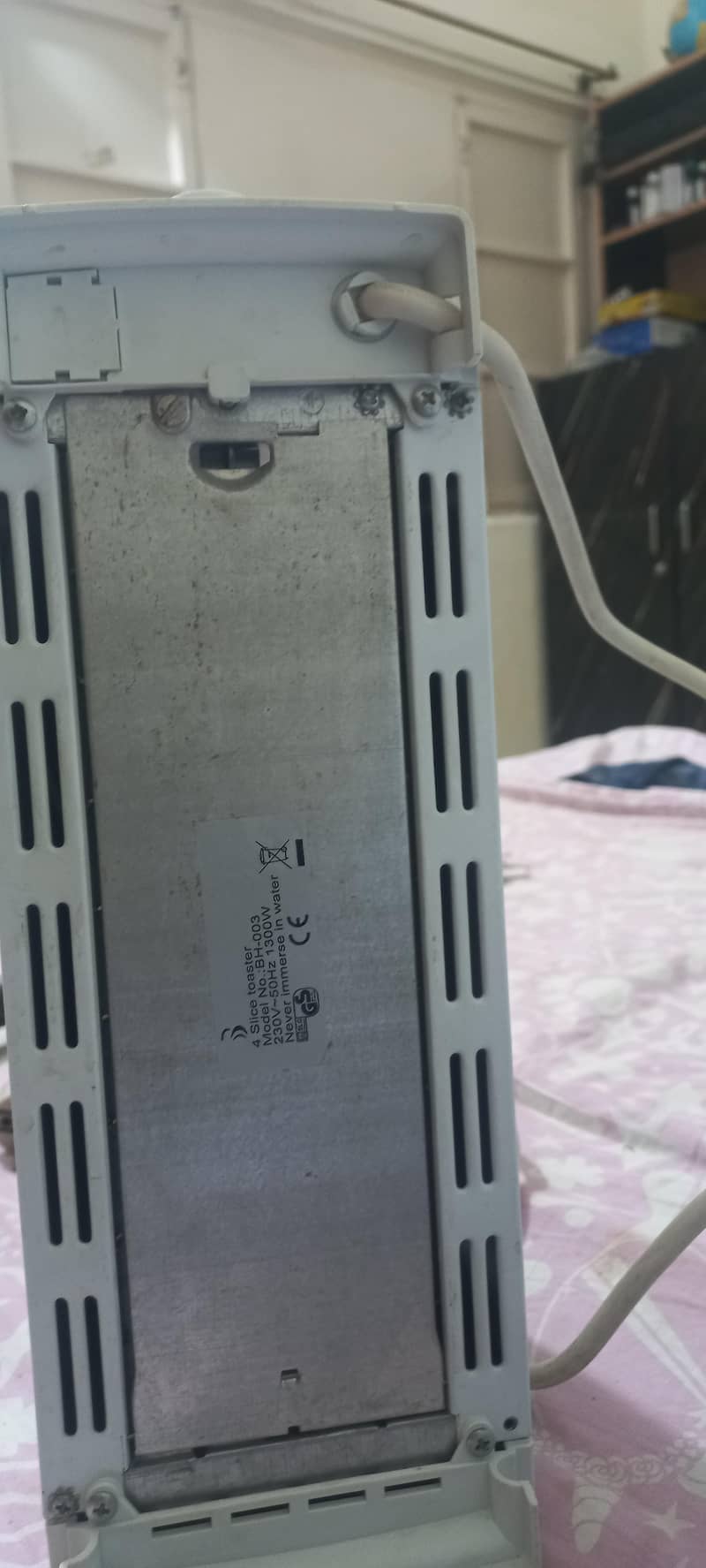 Four Slice Toaster 0