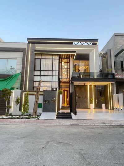 **10 MARLA HOUSE FOR SALE IN BAHRIA TOWN LAHORE**