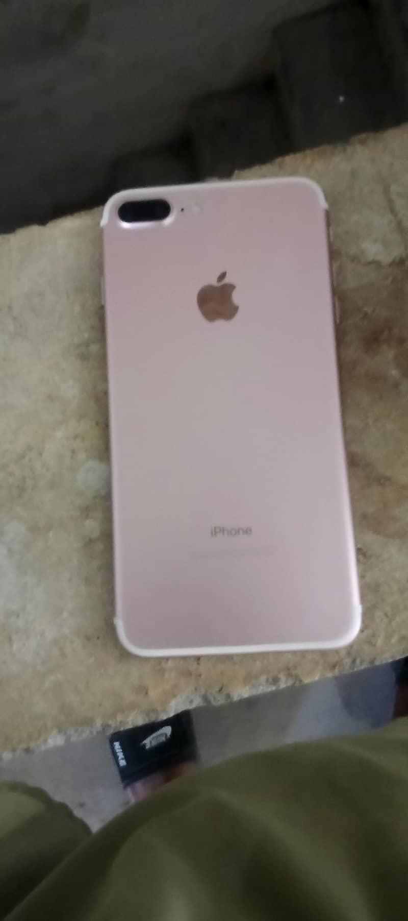 Apple iPhone 7 Plus 2