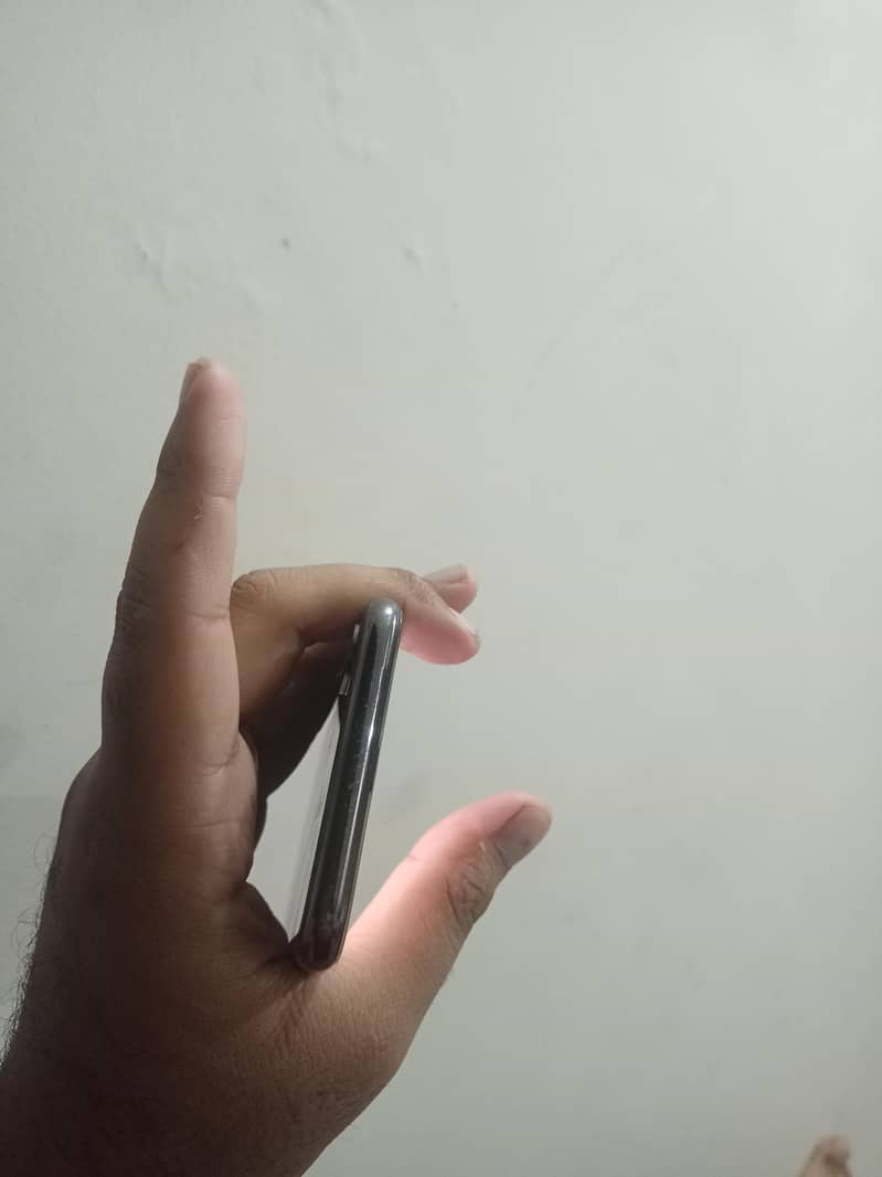 Apple iPhone X 6
