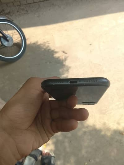 iPhone 11 black FACTORY UNLOCKED FOR SALE URGENT