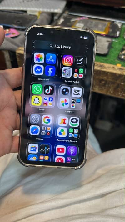 Apple iPhone 13