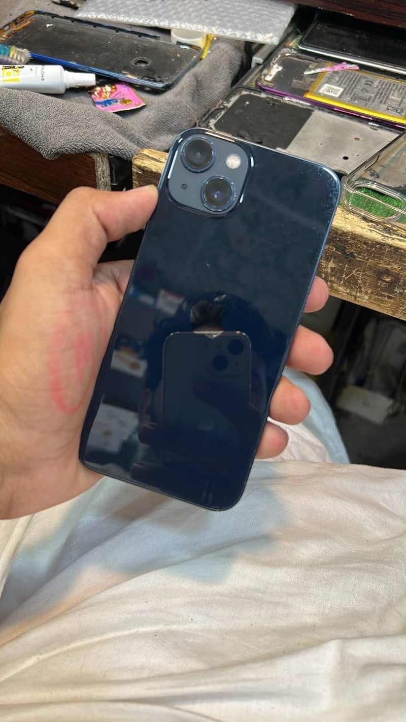 Apple iPhone 13 1