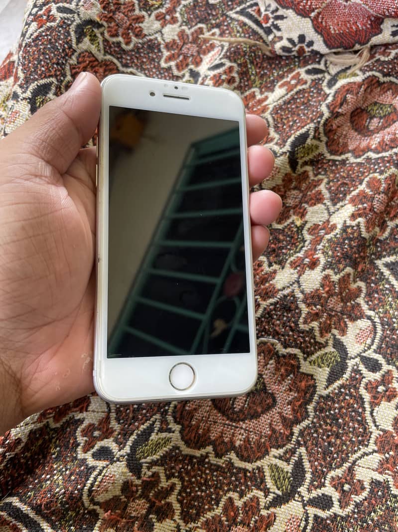 Apple iPhone 8 5
