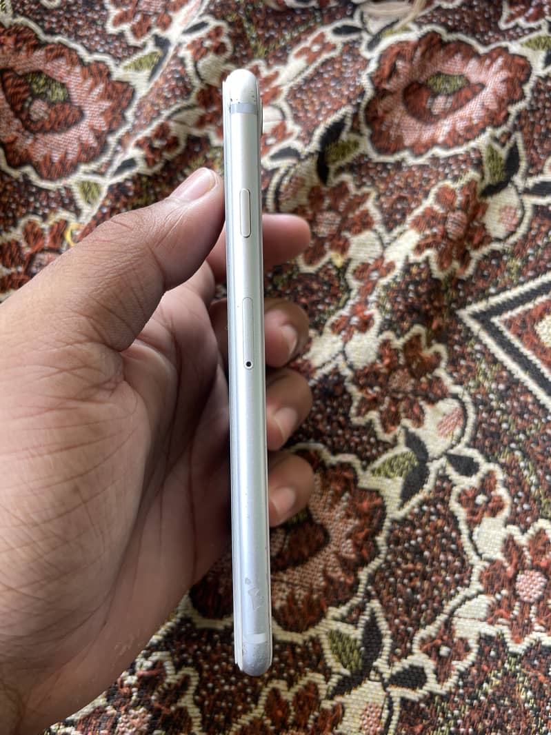 Apple iPhone 8 7