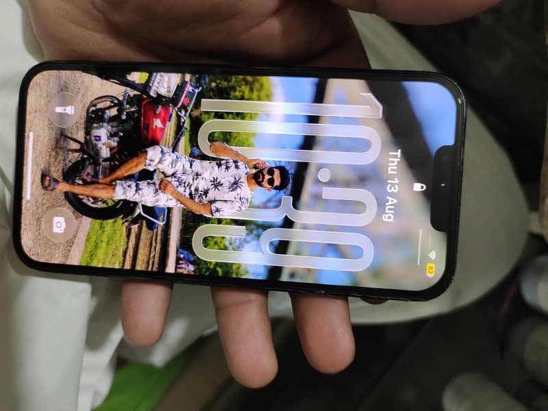 Apple iPhone 13 2