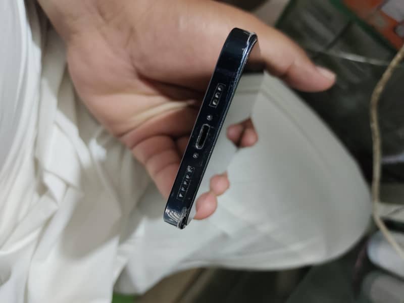 Apple iPhone 13 3