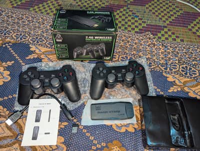 Gamestick 4k lite 20000 games installed with 2 wireless controllers