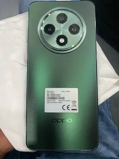 OPPO Reno 12f