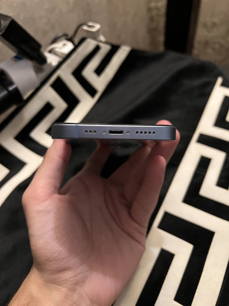 Apple iPhone 14 4