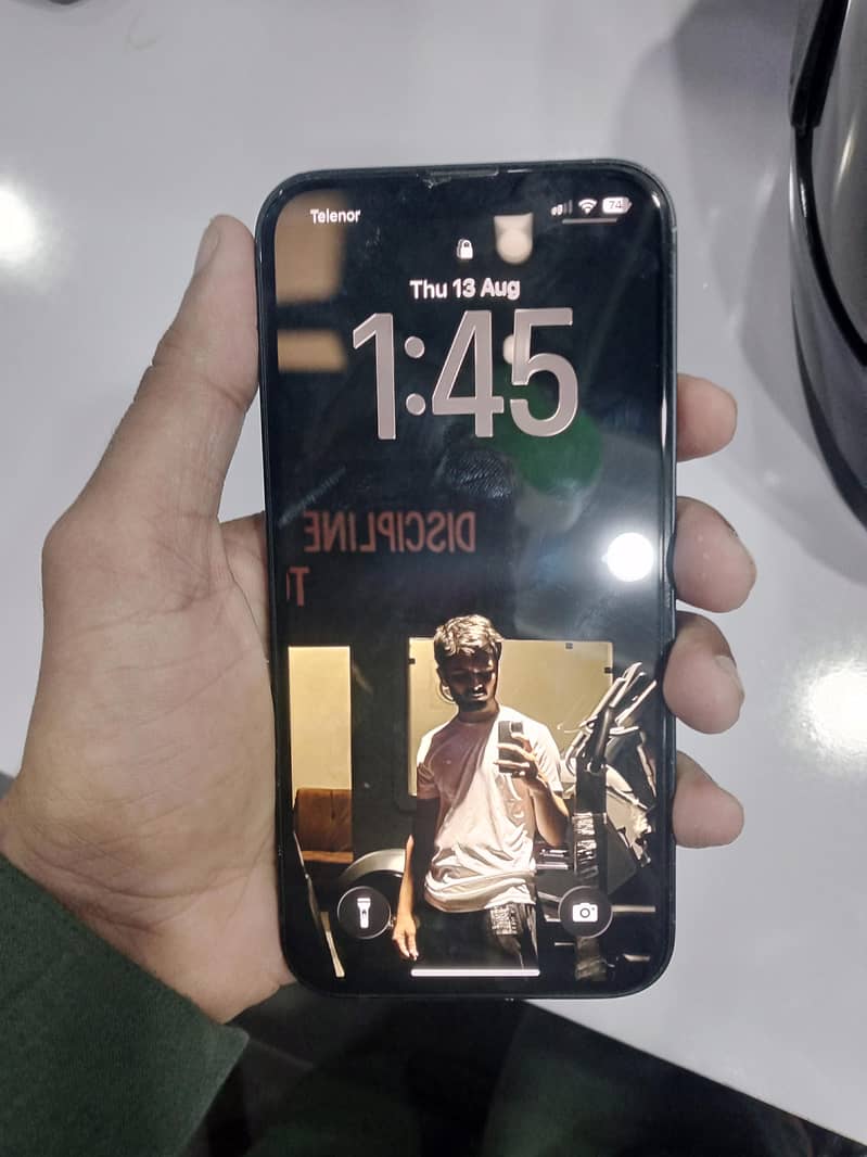 Apple iPhone 13 2