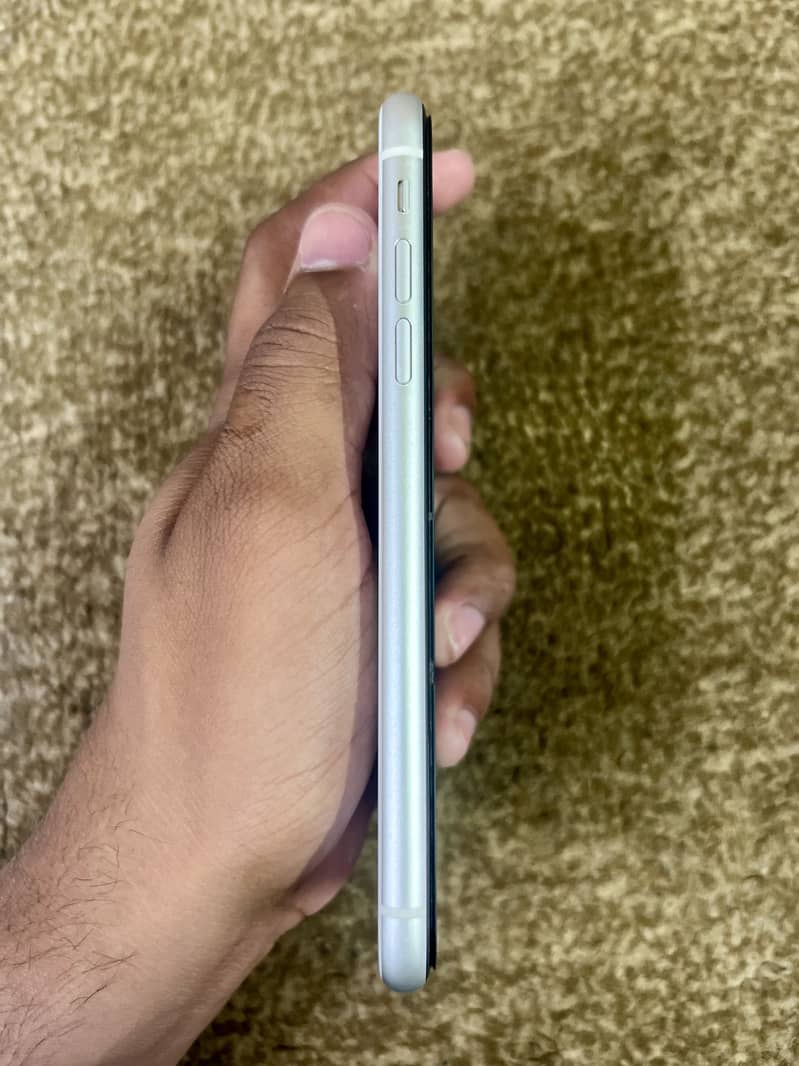 Apple iPhone 11 1