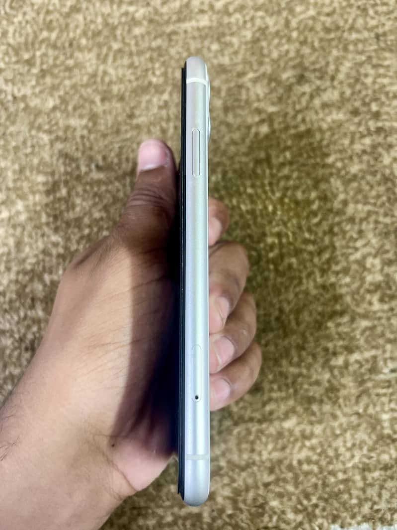 Apple iPhone 11 2