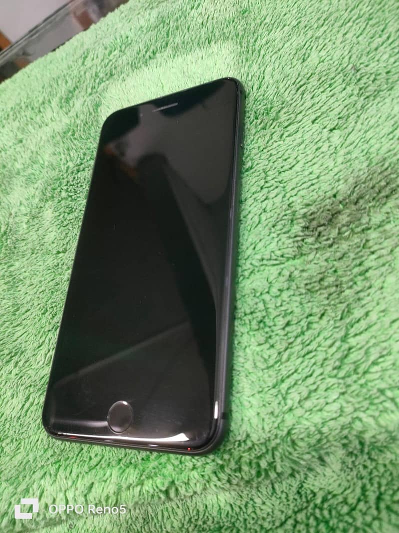 Apple iPhone 8 Plus 0