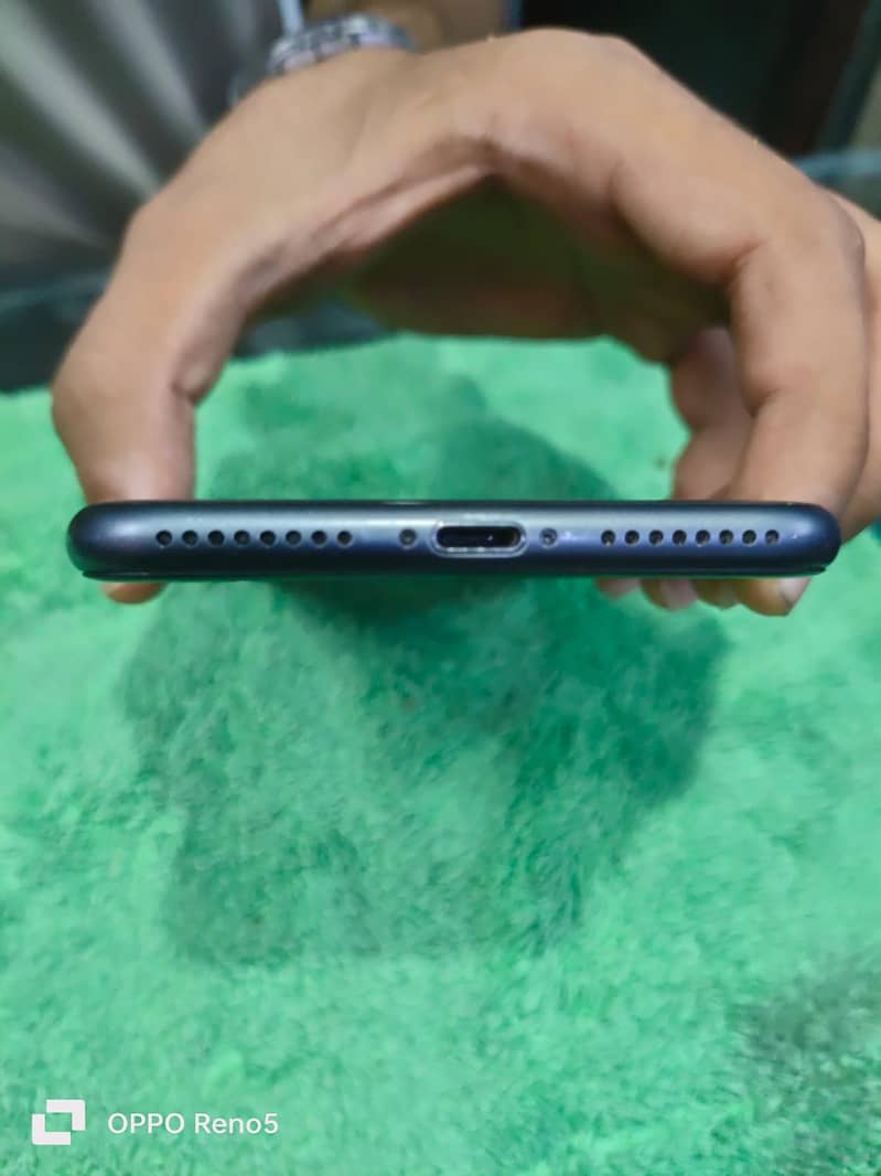 Apple iPhone 8 Plus 2