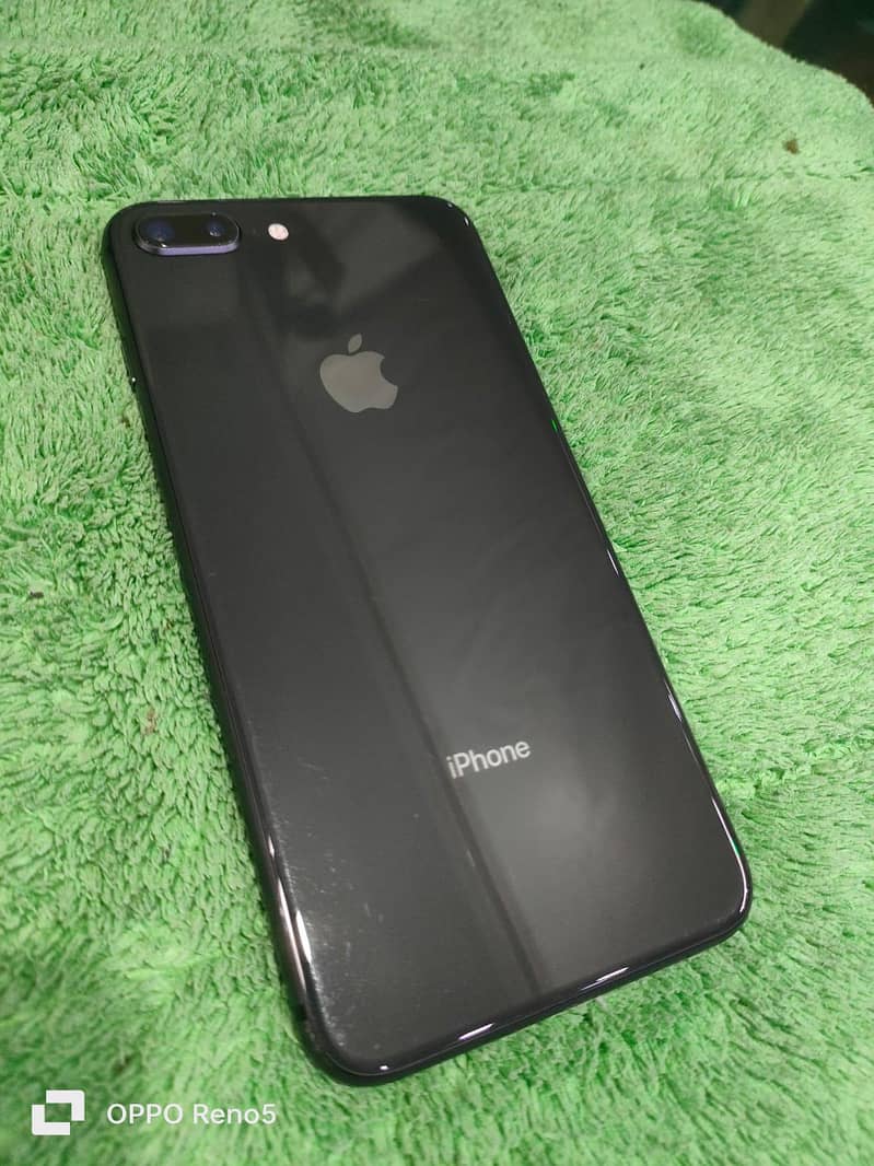 Apple iPhone 8 Plus 5