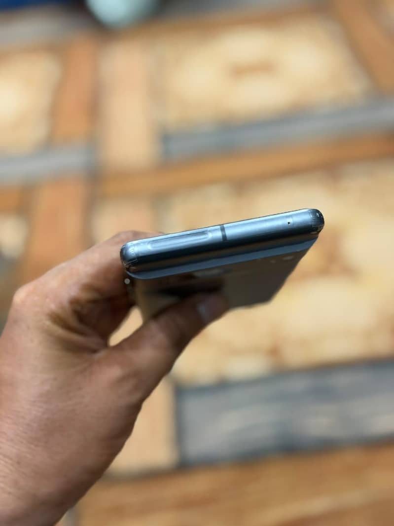 Google Pixel 7 4