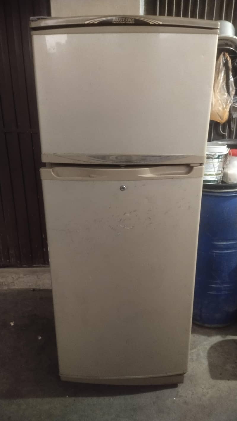 Full size waves fridge 0