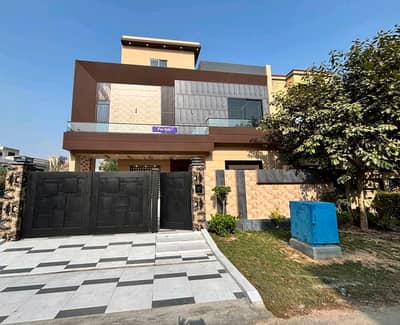 Ideal Prime Location 10 Marla House has landed on market in Citi Housing Society, Citi Housing Society