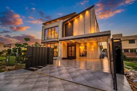 1 kanal good Location & very Reasonable Price House in DHaA Phase 7