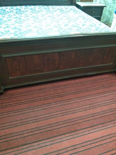 a almost new n good condition bed is for sale