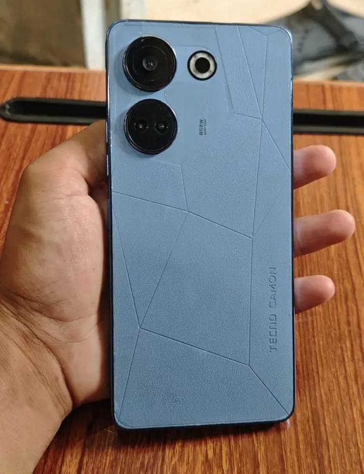 Tecno CAMON 20 Pro 4