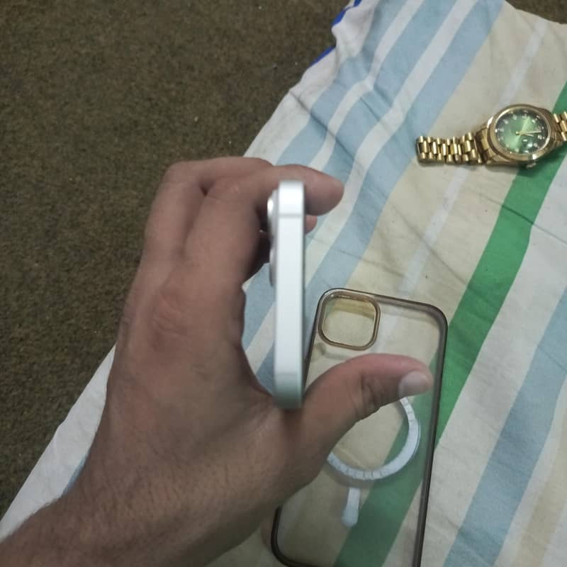 Apple iPhone 14 3