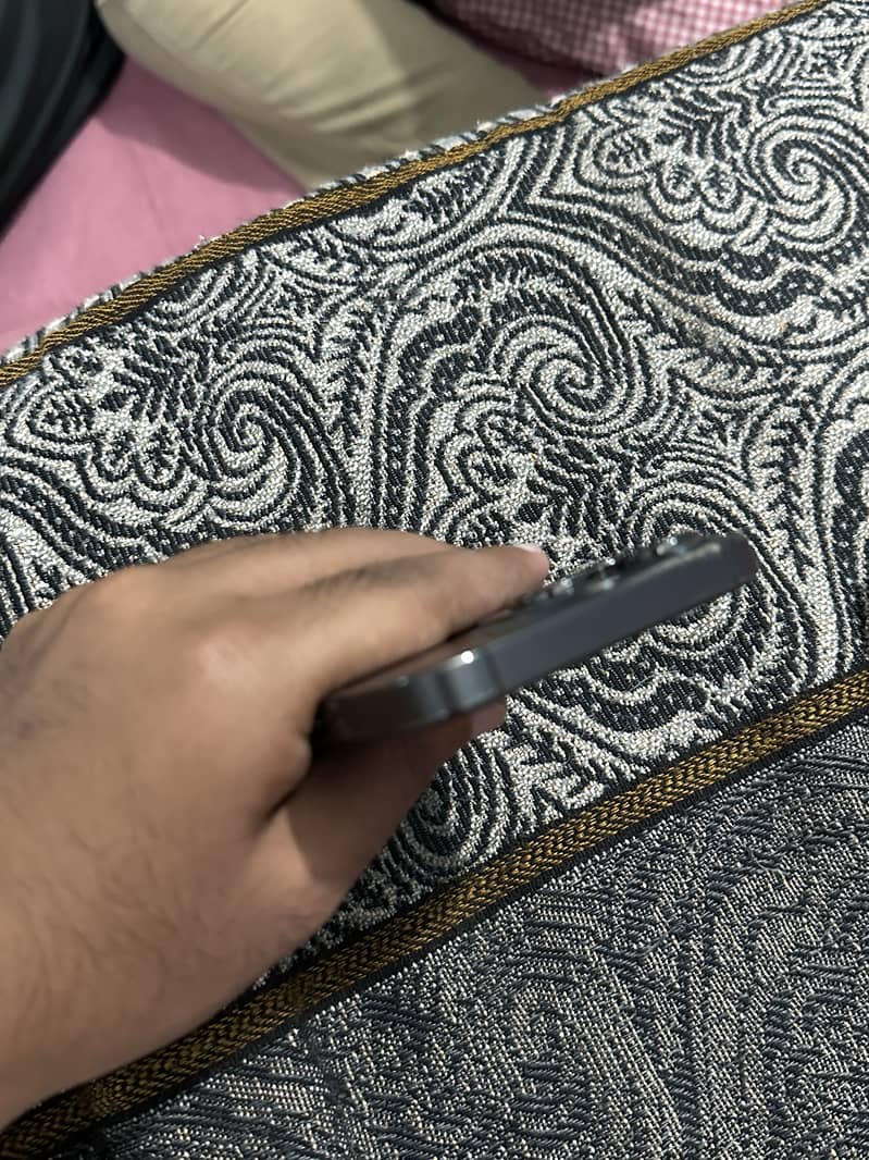 Apple iPhone 13 Pro 3