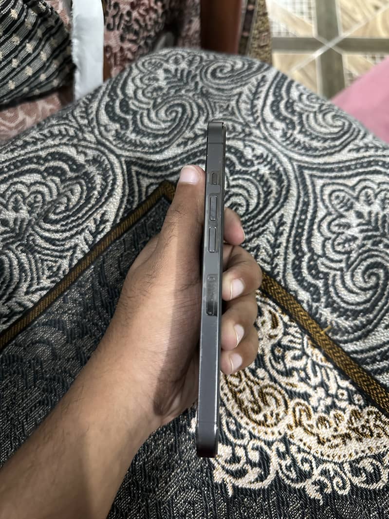 Apple iPhone 13 Pro 4