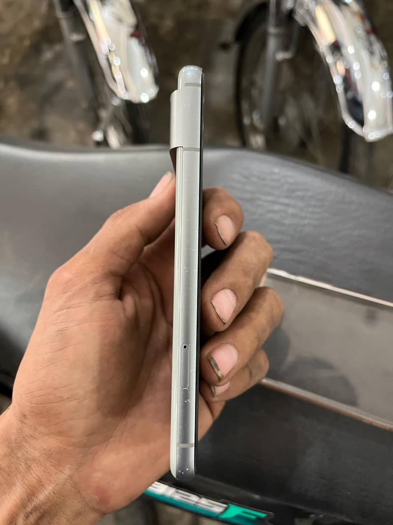 Google Pixel 8 6