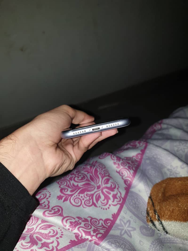 Apple iPhone 11 5