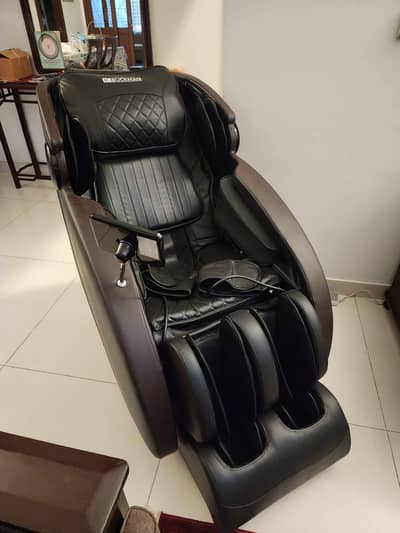 Brand New JC BUCKMAN Full Body Massage Chair - Used Only 1 Week!
