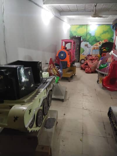 Jhulay hai sary total 16 jhuly hai best for kids play area