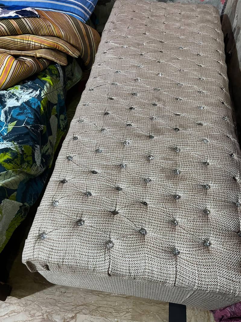 Couch 0