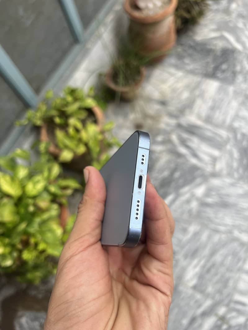 Apple iPhone 13 Pro 2