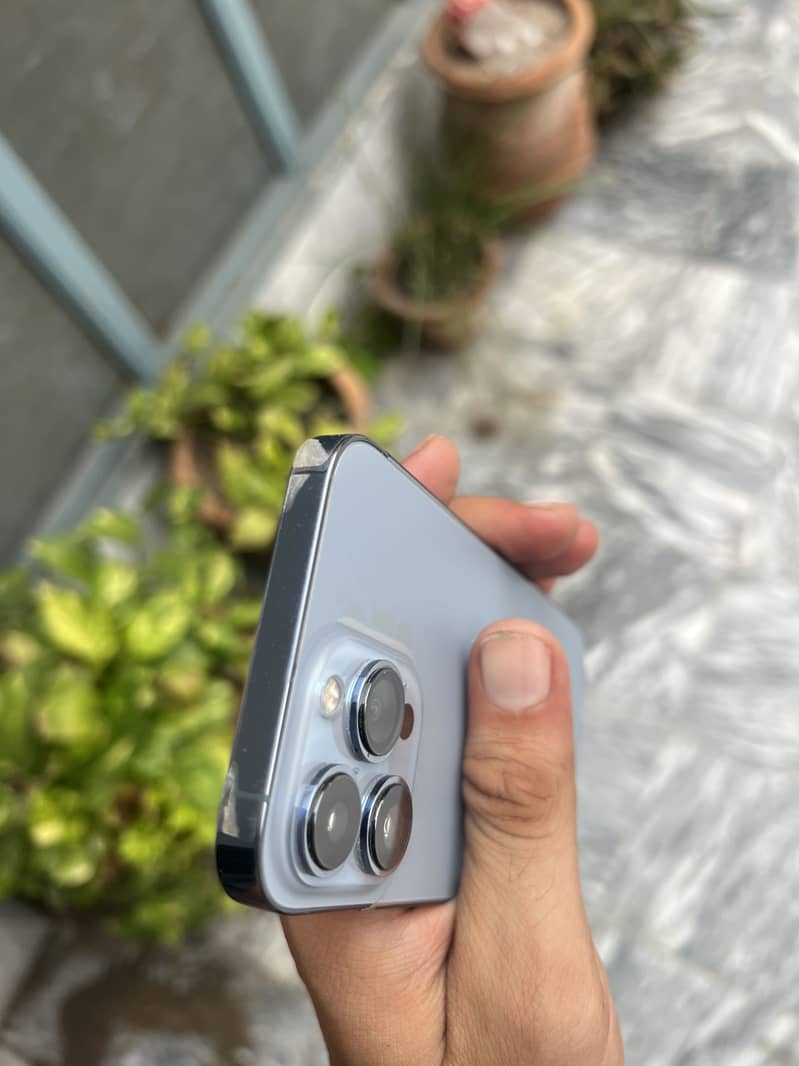 Apple iPhone 13 Pro 3